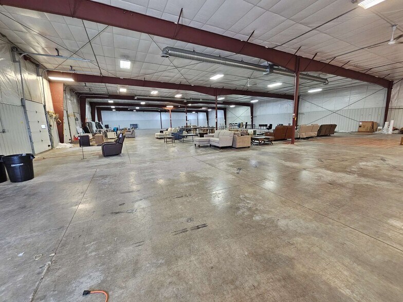 More Photos Of 747 S Washington Ave, Madison Warehouse For Lease