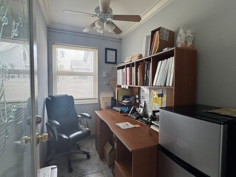 More Photos Of 1930 Lincoln St, Hollywood Assisted Living For Sale