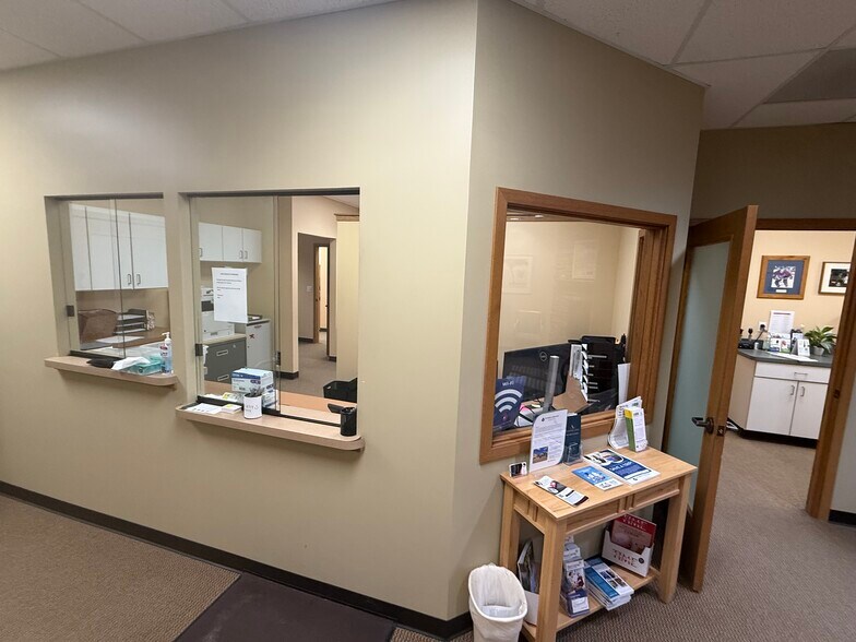 More Photos Of 1550 Watertower Pl, East Lansing Medical For Sale