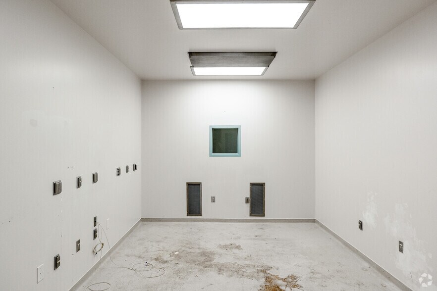 More Photos Of 4233 Technology Dr, Durham Research And Development For Lease