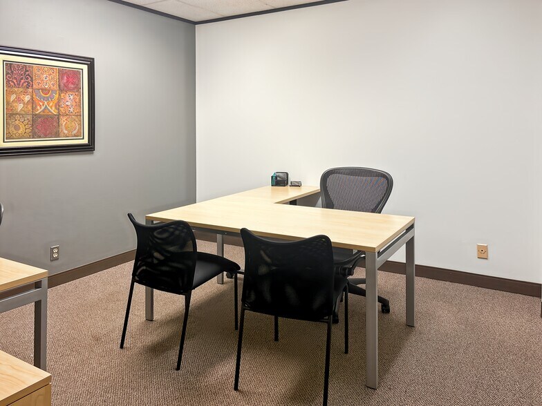 More Photos Of 100 W Big Beaver Rd, Troy Coworking Space
