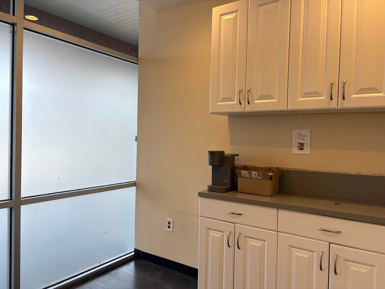 More Photos Of 4 Lexington Ave, East Brunswick Unknown For Lease