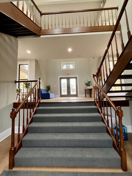 More Photos Of 121 N Washington St, Naperville Medical For Lease