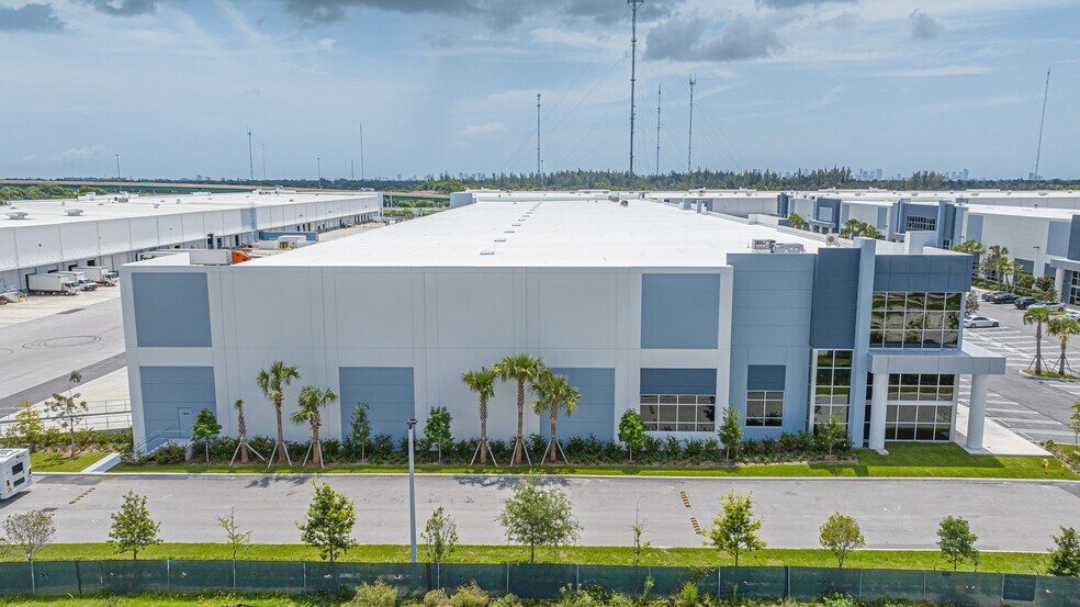 More Photos Of 1620 NW 215th St, Miami Gardens Unknown For Lease
