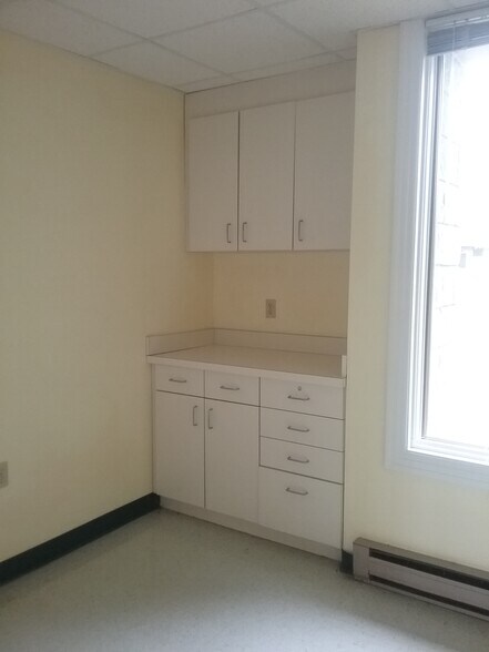 More Photos Of 9506 Hospital Ave, Nassawadox Medical For Sale