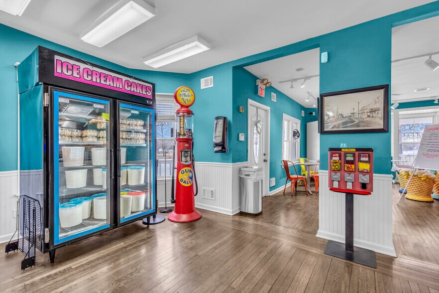More Photos Of 59 N Main St, Manahawkin Freestanding For Sale