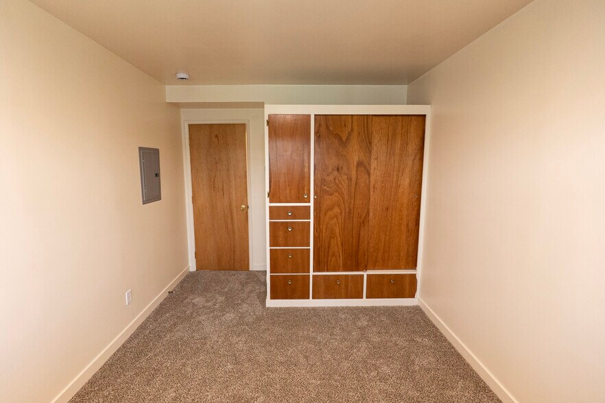 More Photos Of 9037 16th Ave SW, Seattle Apartments For Sale