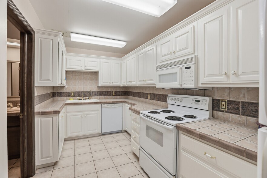 More Photos Of 4806 N Perkins Rd, Stillwater Office For Sale