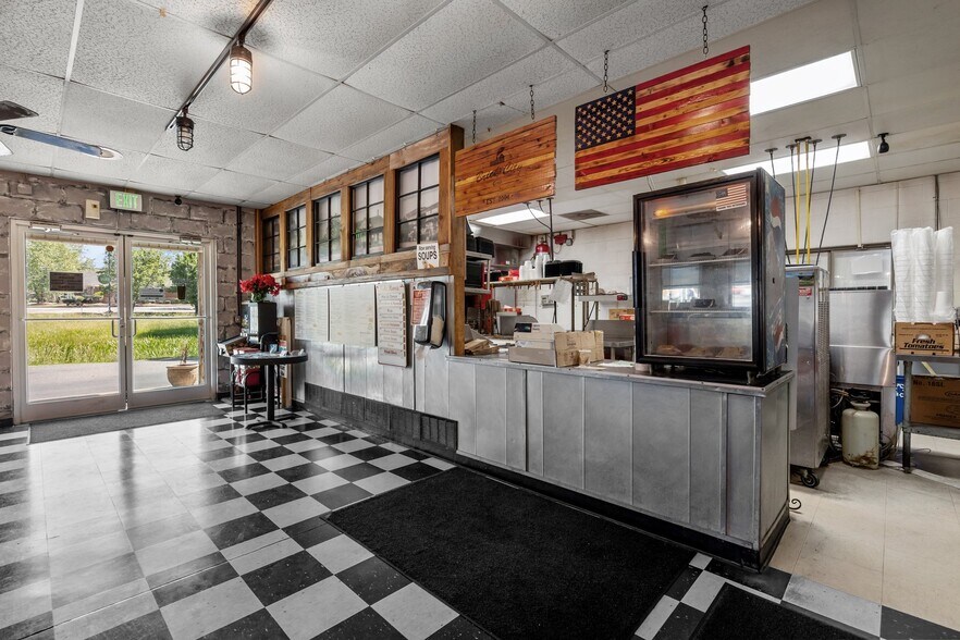 More Photos Of 120 Bank St, Sanford Restaurant For Sale