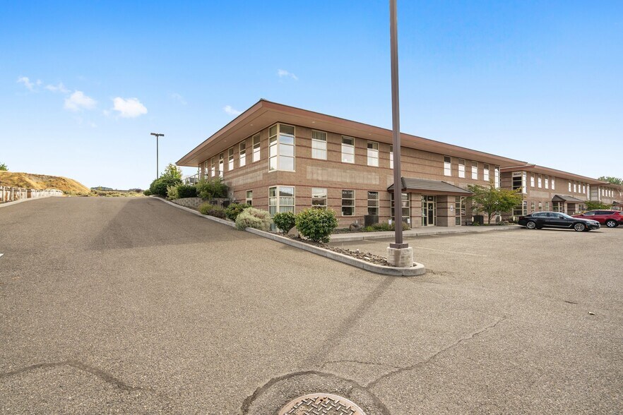More Photos Of 8019 W Quinault Ave, Kennewick Medical For Sale