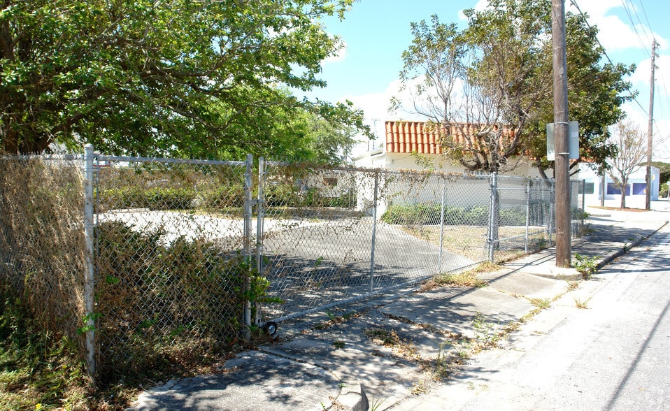 More Photos Of 6900 S Dixie Hwy, West Palm Beach Office For Sale