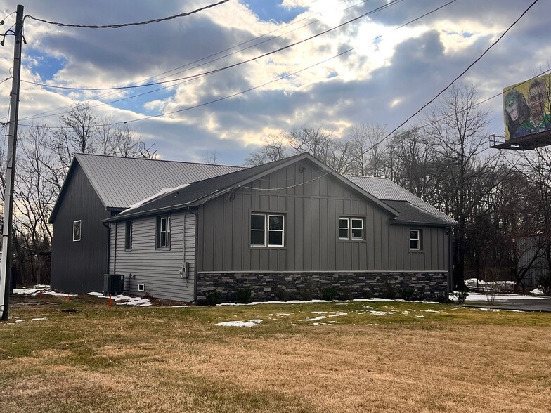 More Photos Of 2111 Ogletown Rd, Newark Warehouse For Sale