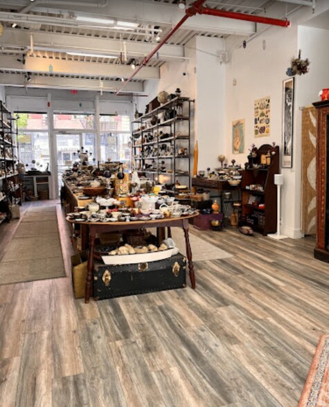 More Photos Of 276 Grand St, Brooklyn Storefront Retail Residential For Lease
