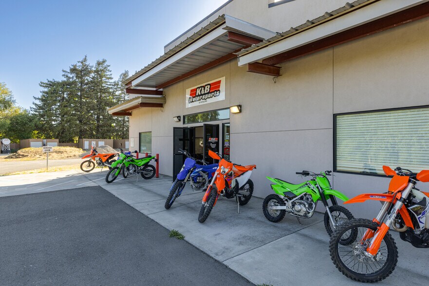 More Photos Of 3480 Petaluma Blvd N, Petaluma Self Storage For Sale