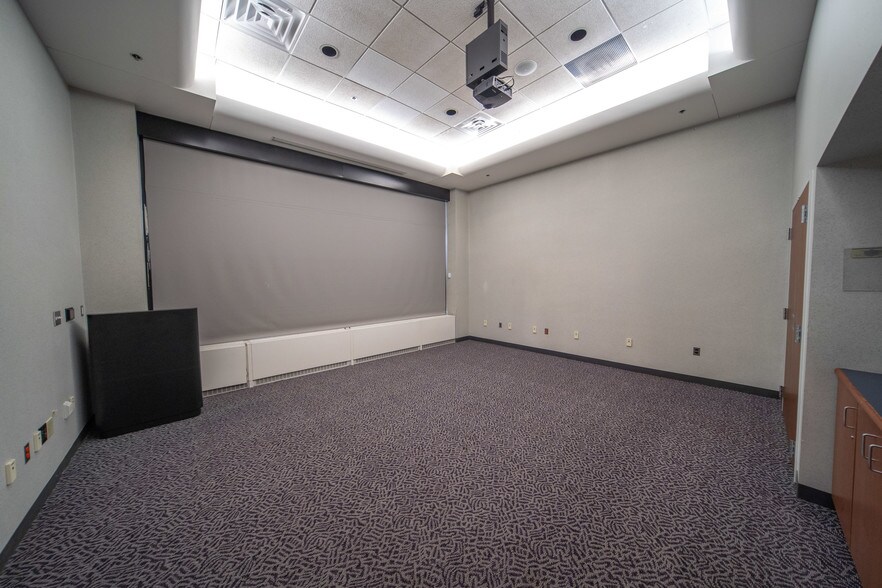 More Photos Of 2211 E Jefferson Ave, Detroit Office For Sale