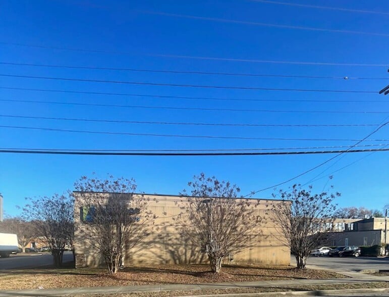 More Photos Of 2400 McCallie Ave, Chattanooga Medical For Sale