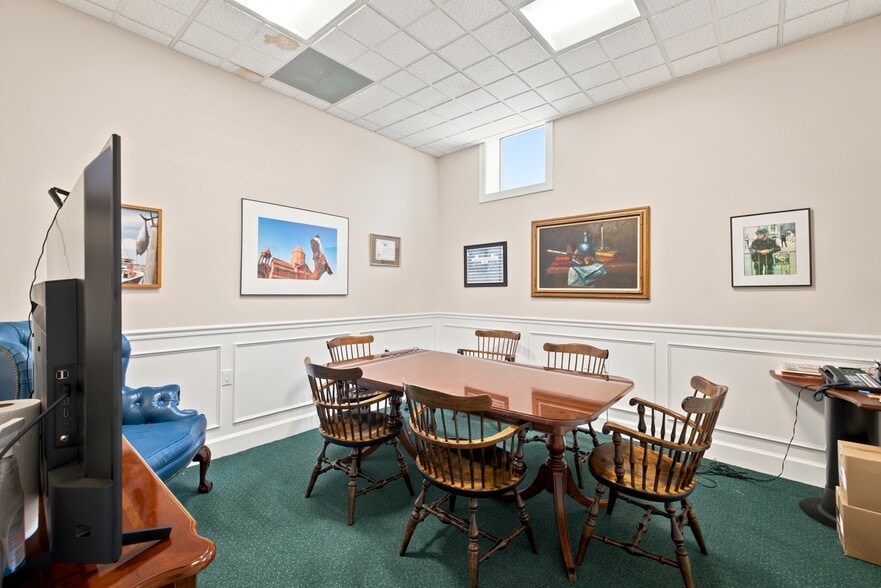 More Photos Of 25 Crescent St, Brockton Office For Sale