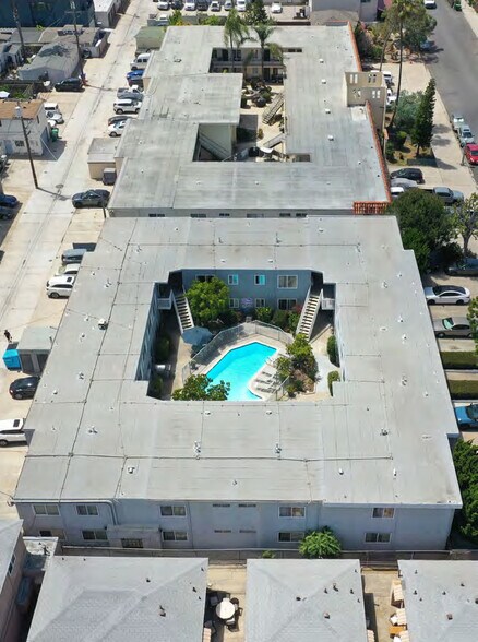 More Photos Of 4935 Niagara Ave, San Diego Apartments For Sale