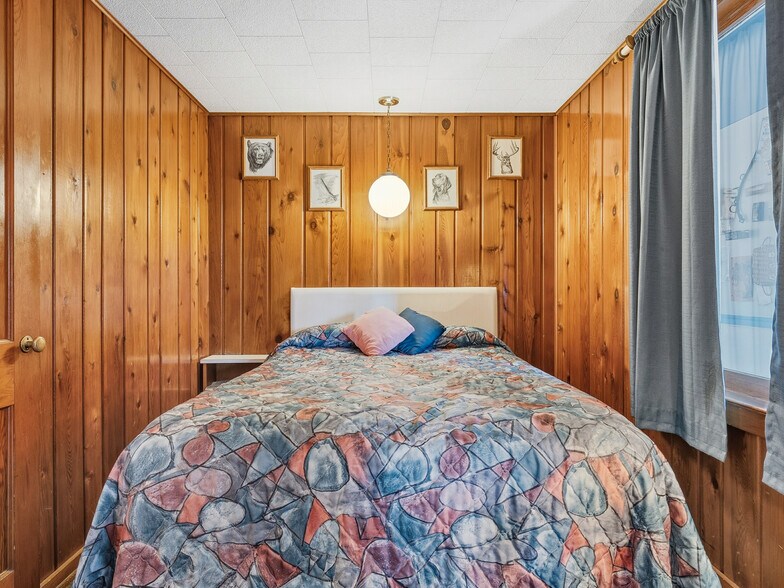 More Photos Of 1024 S I 75 Business Loop, Grayling Hotel For Sale