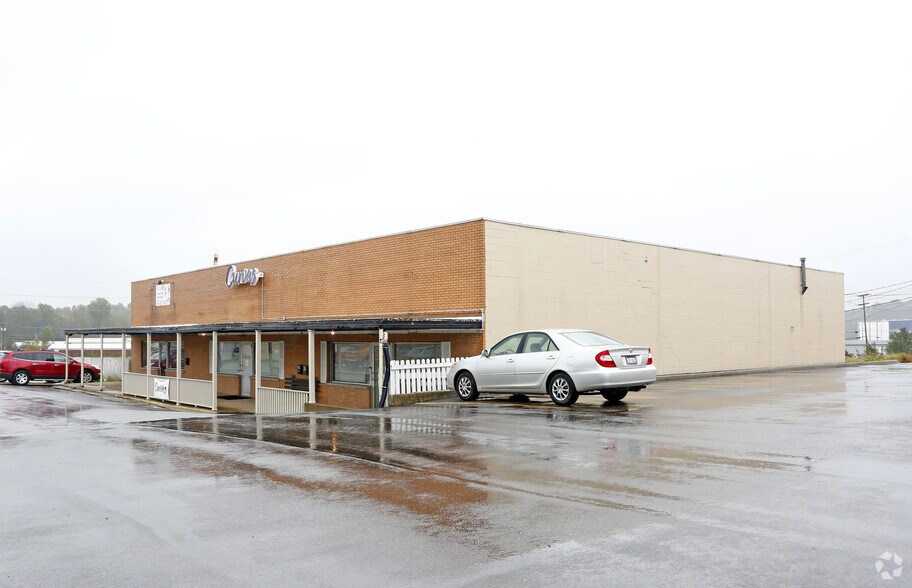 More Photos Of 280-328 E Main St, Mansfield Unknown For Lease