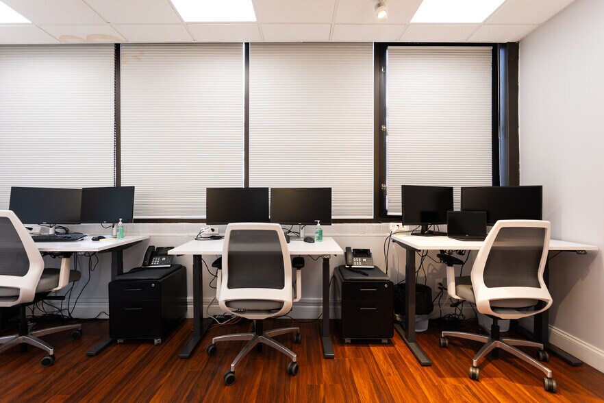 More Photos Of 10 Maple St, Port Washington Office For Sale