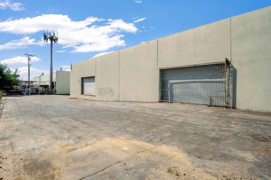 More Photos Of 13222 Estrella Ave, Gardena Manufacturing For Sale