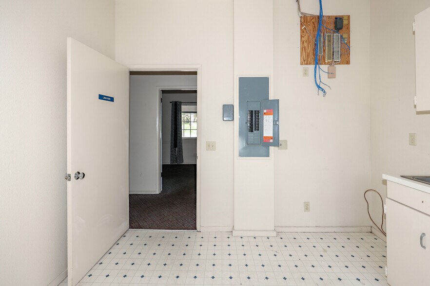 More Photos Of 5320 State Highway 49, Mariposa Office Residential For Sale