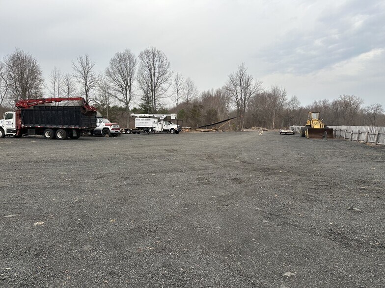 Primary Photo Of 426 S Grand St, West Suffield Land For Lease