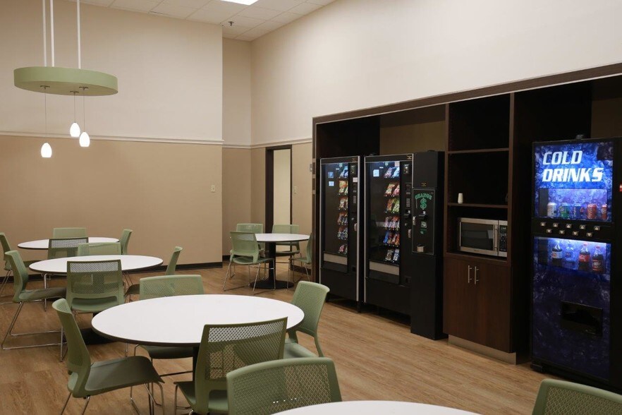 More Photos Of 7150 Greenville Ave, Dallas Medical For Lease