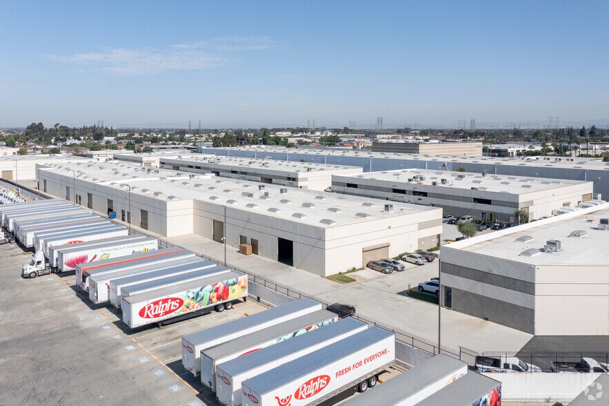 More Photos Of 14512-14518 Garfield Ave, Paramount Unknown For Lease