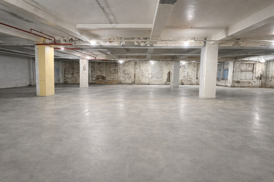 More Photos Of 254-258 W 35th St, New York Apartments For Lease