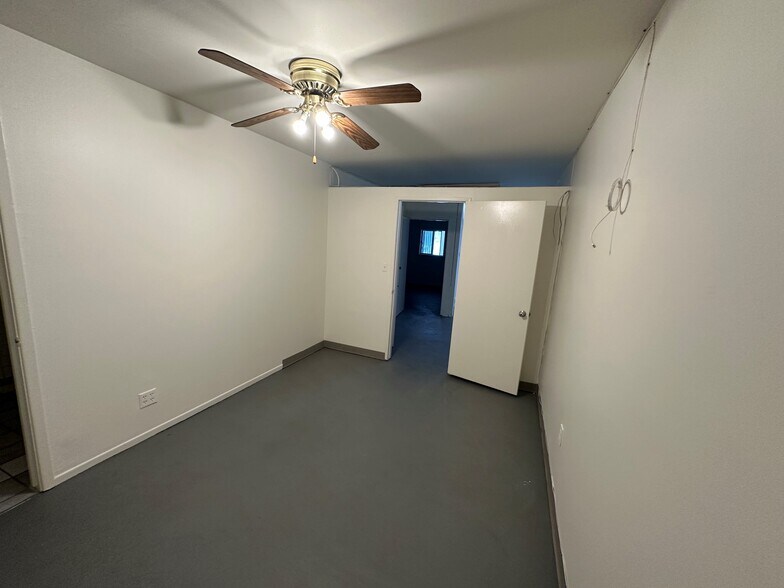 More Photos Of 11435 Chandler Blvd, North Hollywood Research And Development For Sale