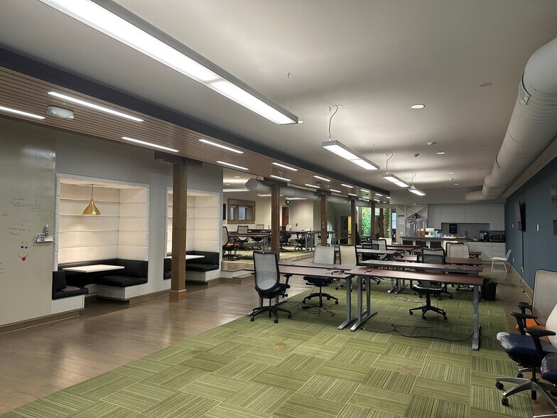 More Photos Of 21 S Front St, Wilmington Office For Lease