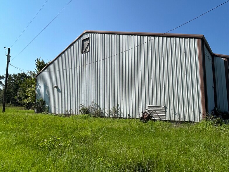 More Photos Of 10411 S US Highway 79, Palestine Warehouse For Sale