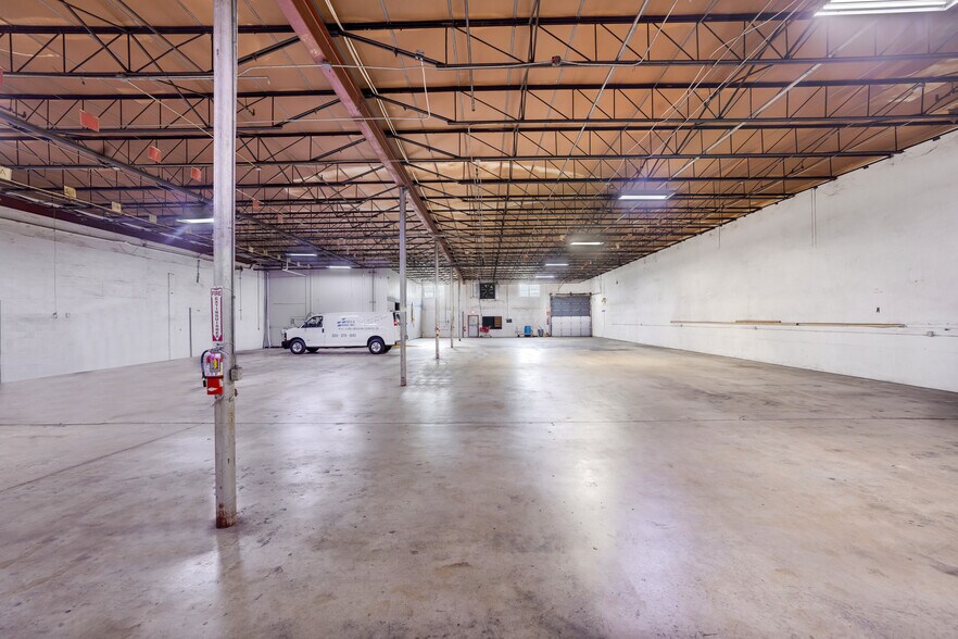 More Photos Of 7725 W 2nd Ct, Hialeah Warehouse For Sale
