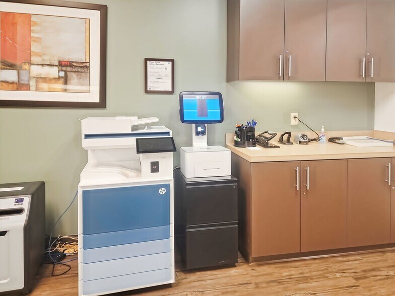 More Photos Of 2550 Meridian Blvd, Franklin Coworking Space