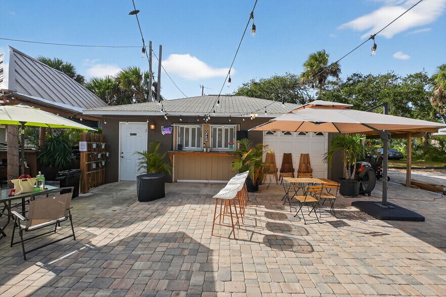 More Photos Of 314 Flagler Ave, New Smyrna Beach Storefront For Sale