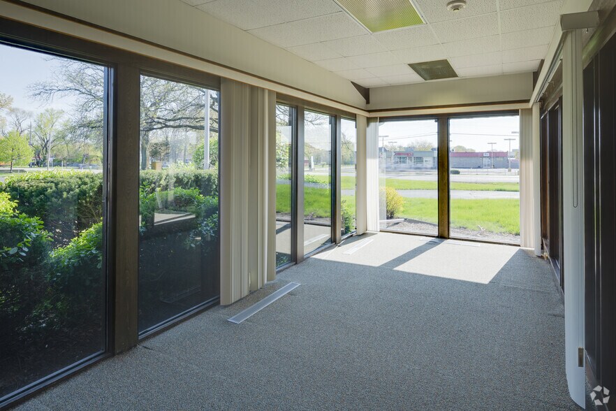 More Photos Of 20900 S Western Ave, Olympia Fields Bank For Sale