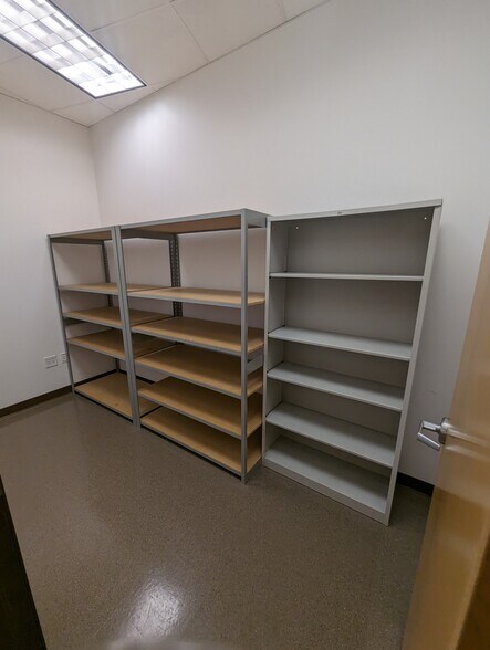 More Photos Of 5901 Technology Center Dr, Indianapolis Office For Lease