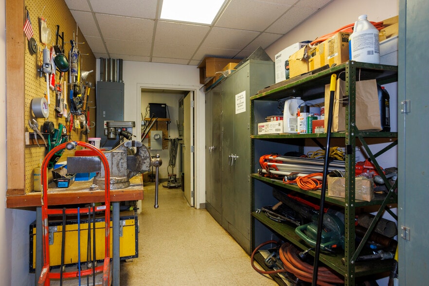 More Photos Of 475 Kedron Ave, Folsom Office For Sale