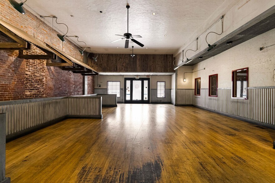 More Photos Of 131 Broadway St, Chico Restaurant For Sale