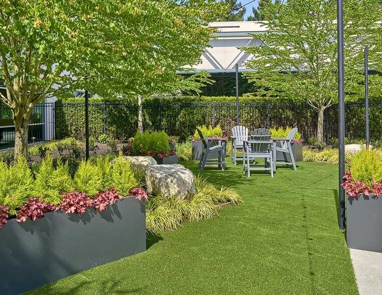 More Photos Of 17425 NE Union Hill Rd, Redmond Office For Lease