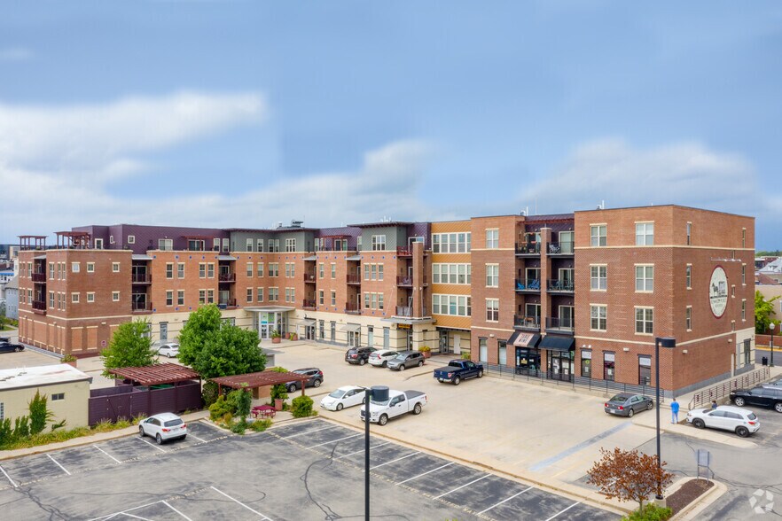 More Photos Of 2045 Atwood Ave, Madison Apartments For Lease