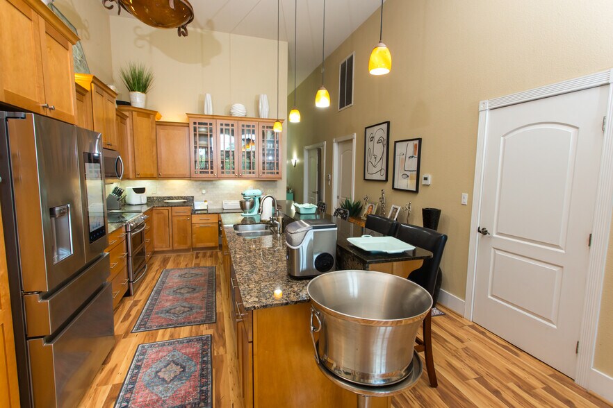 More Photos Of 45 S 9th Ave, Pensacola Office Residential For Sale