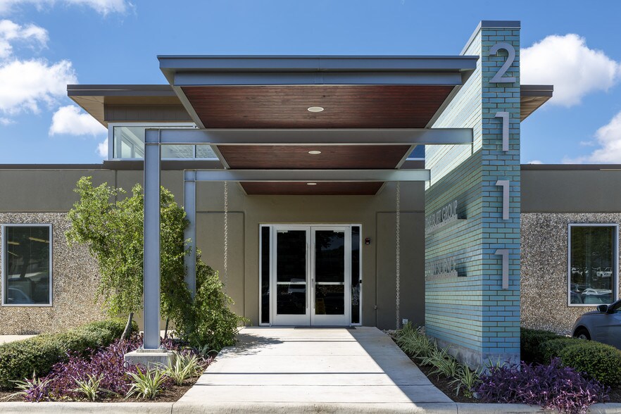 More Photos Of 2111 Kramer Ln, Austin Loft Creative Space For Lease