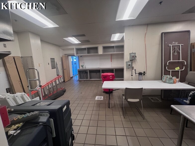 More Photos Of 5150 Journal Center Blvd NE, Albuquerque Hospital For Lease
