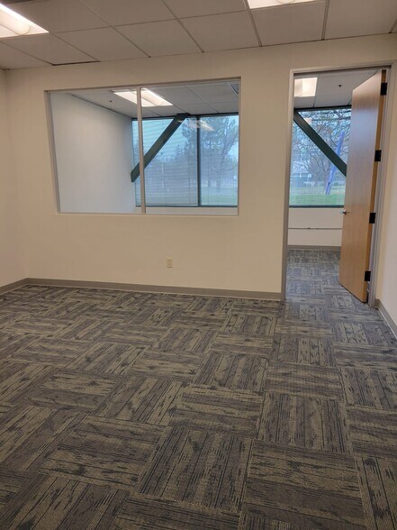 More Photos Of 5890 Stoneridge Dr, Pleasanton Medical For Lease