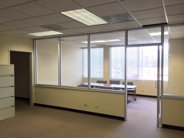 More Photos Of 715 W Lake St, Addison Office For Lease