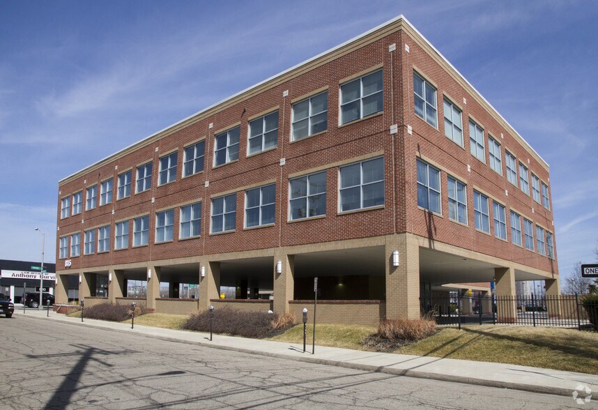 More Photos Of 815 W Broad St, Columbus Medical For Lease