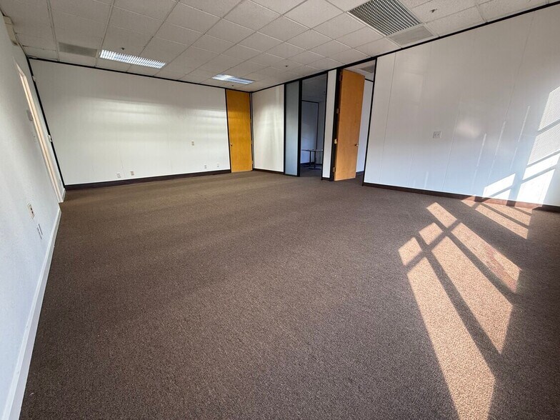More Photos Of 2150 Mariner Square Dr, Alameda Office For Lease